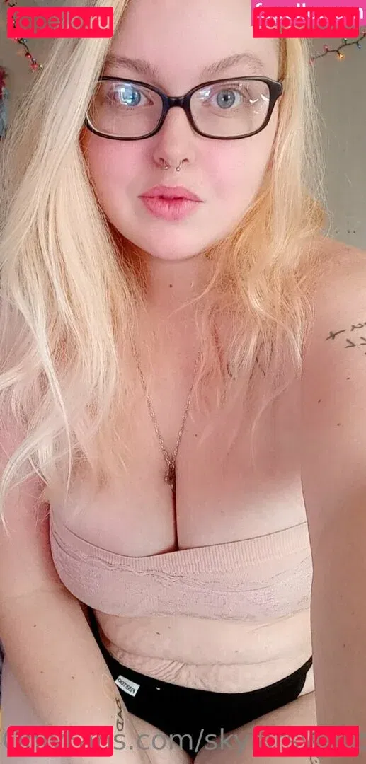 skylarswallows Onlyfans Photo Gallery 