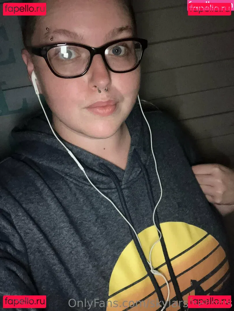 skylarswallows Onlyfans Photo Gallery 