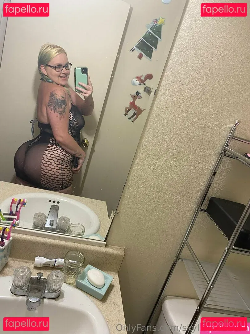 skylarswallows Onlyfans Photo Gallery 