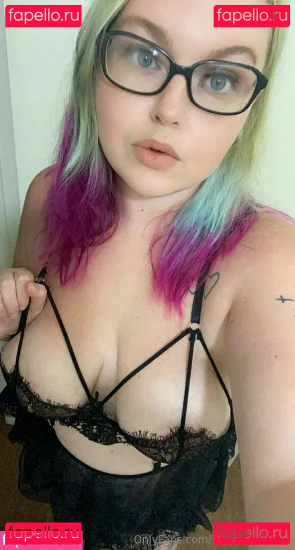skylarswallows Onlyfans Photo Gallery 