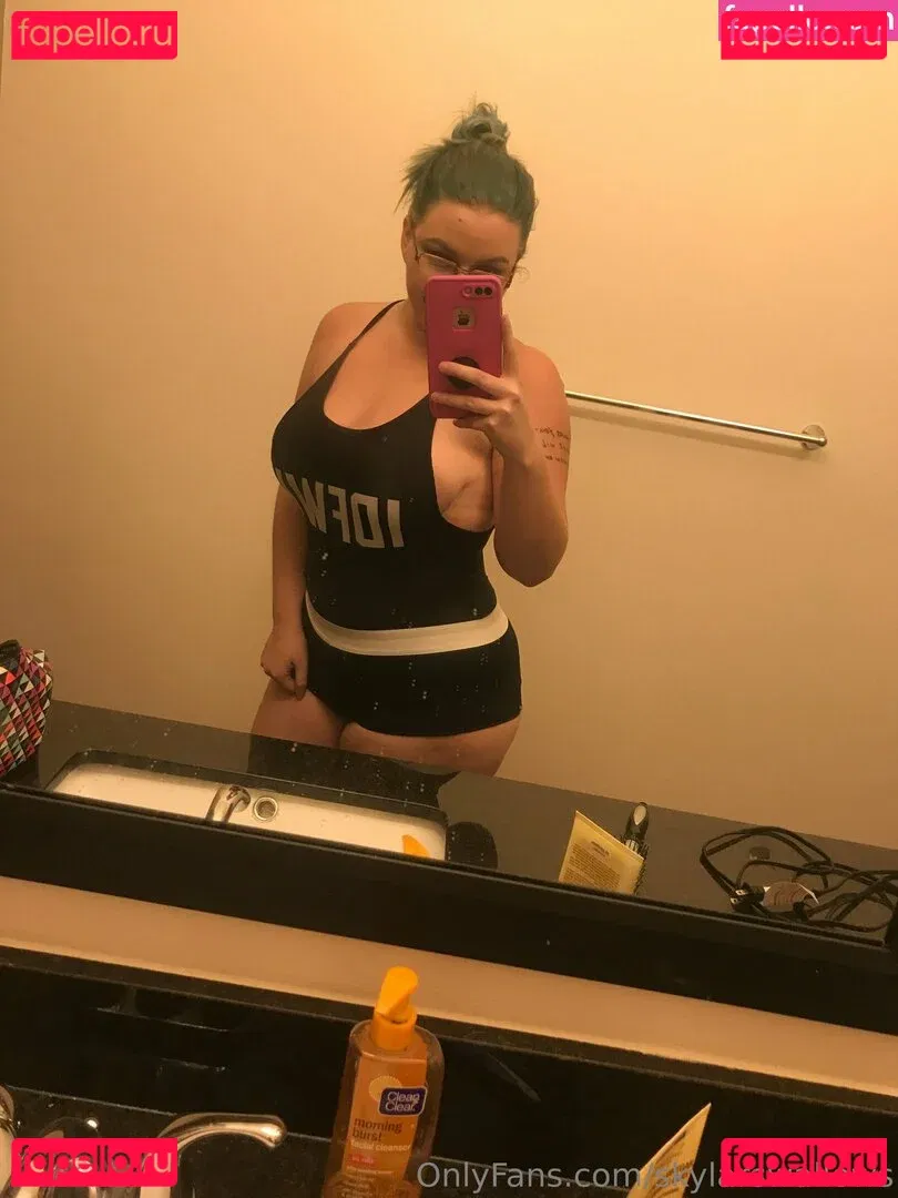 skylarswallows Onlyfans Photo Gallery 