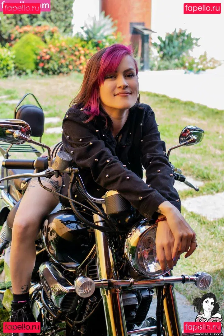 Ninha Suicide Onlyfans Photo Gallery 