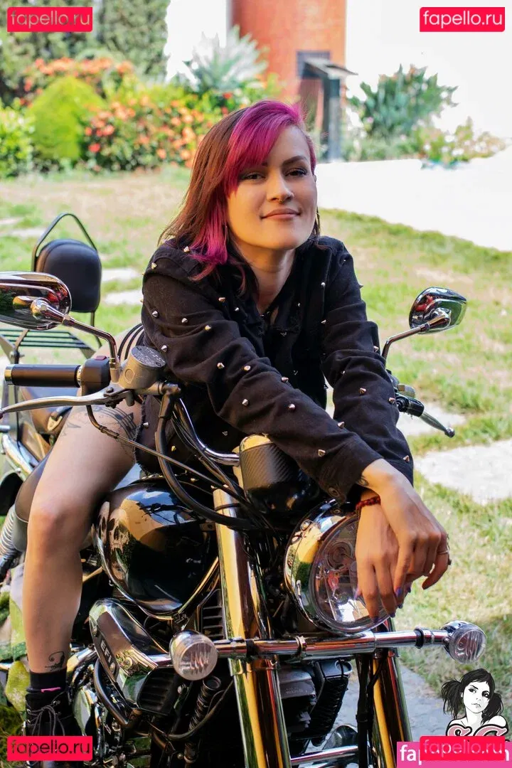 Ninha Suicide Onlyfans Photo Gallery 