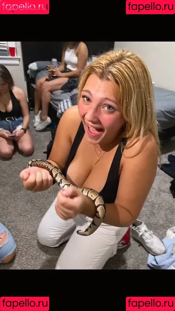 Nicolette Onlyfans Photo Gallery 
