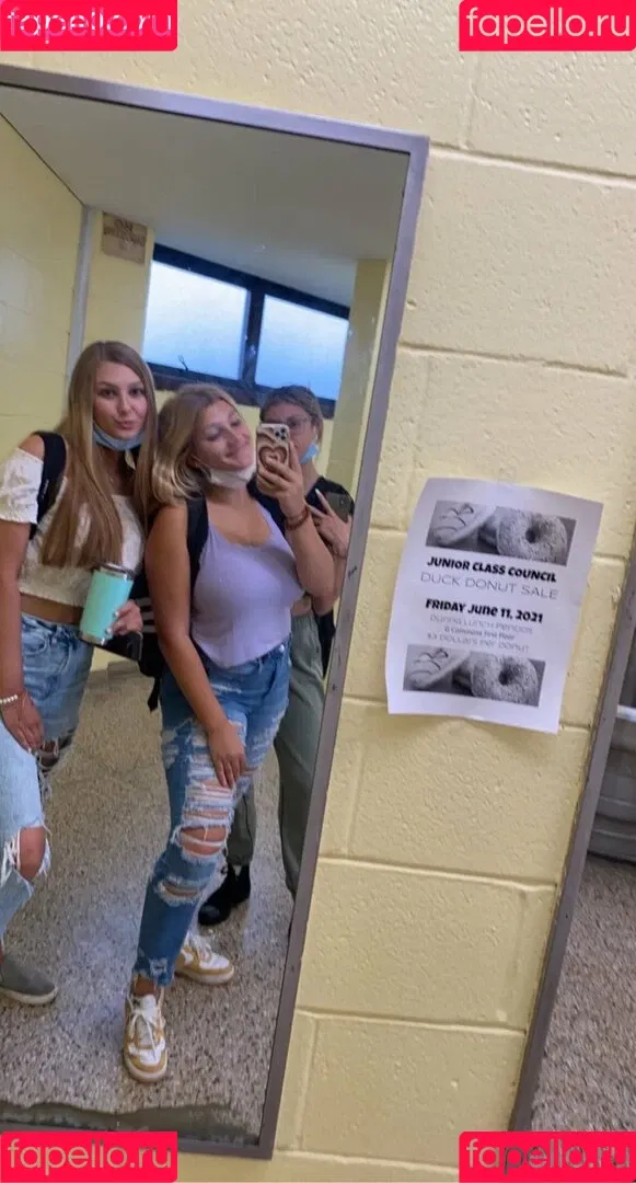 Nicolette Onlyfans Photo Gallery 