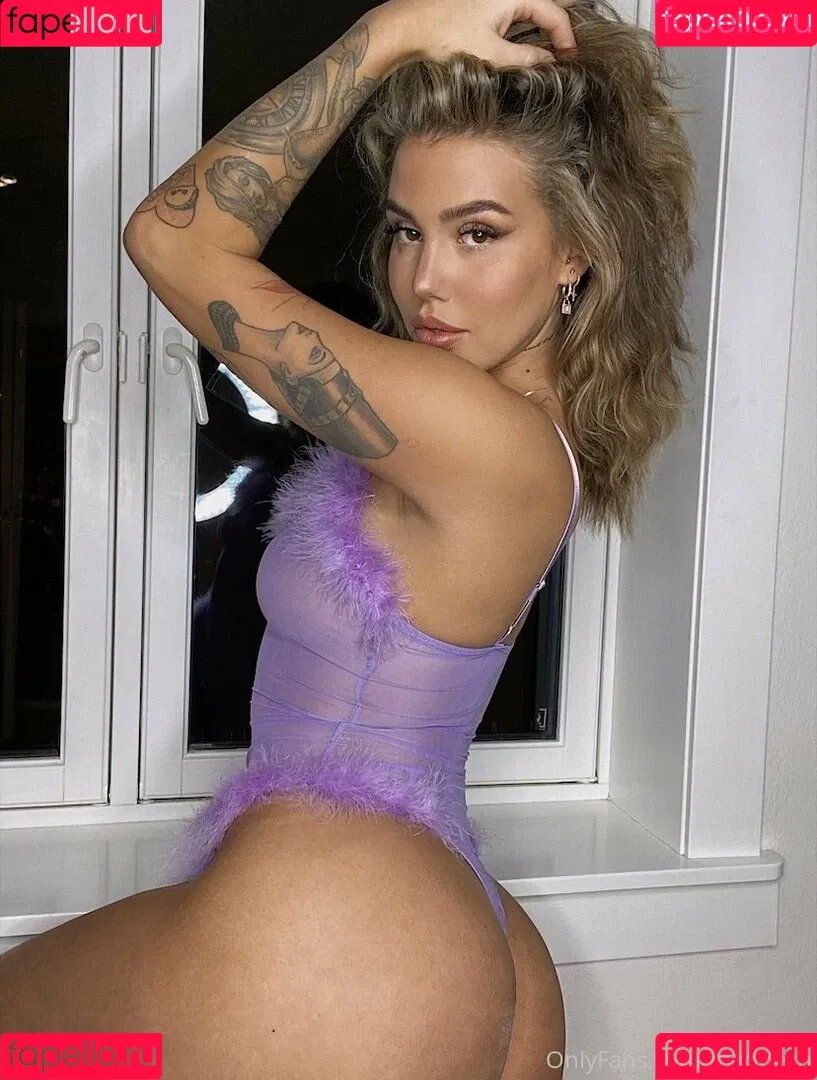 maddech Onlyfans Photo Gallery 
