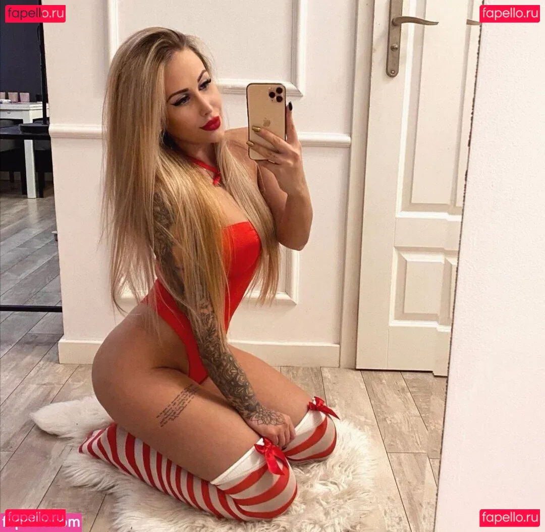 maddech Onlyfans Photo Gallery 