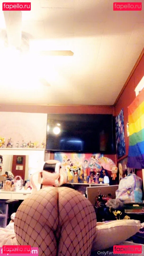 skylakat Onlyfans Photo Gallery 