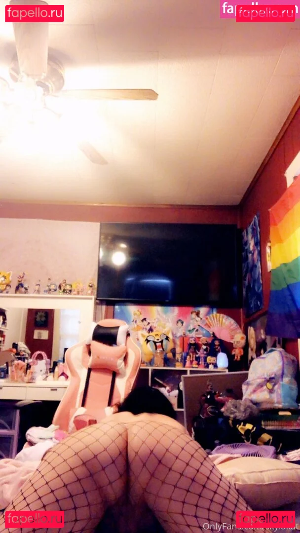 skylakat Onlyfans Photo Gallery 