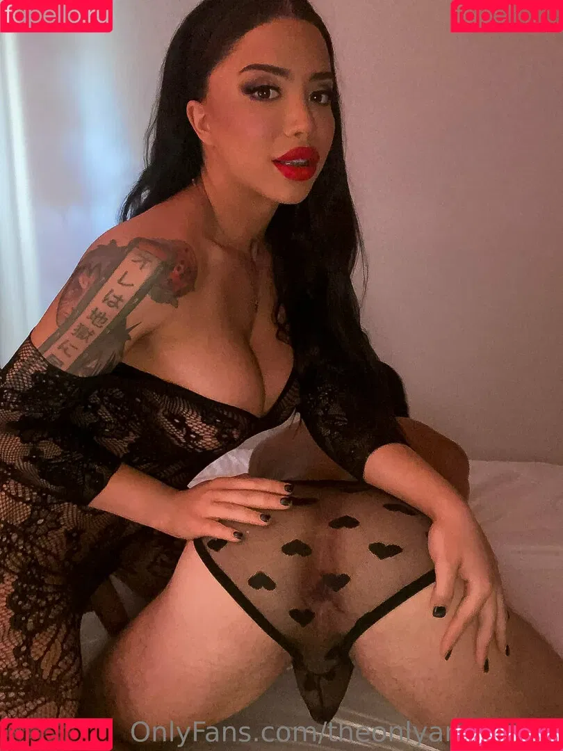theonlyanaconda Onlyfans Photo Gallery 
