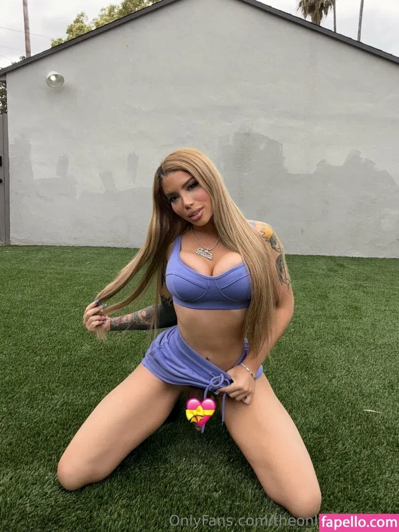 theonlyanaconda Onlyfans Photo Gallery 