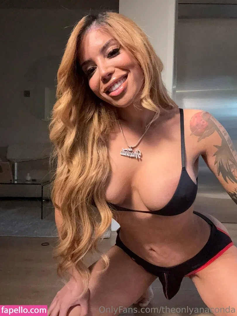 theonlyanaconda Onlyfans Photo Gallery 