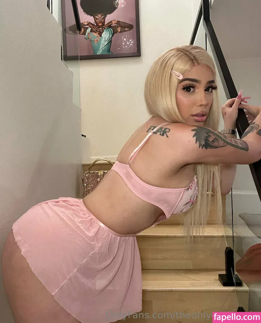 theonlyanaconda Onlyfans Photo Gallery 