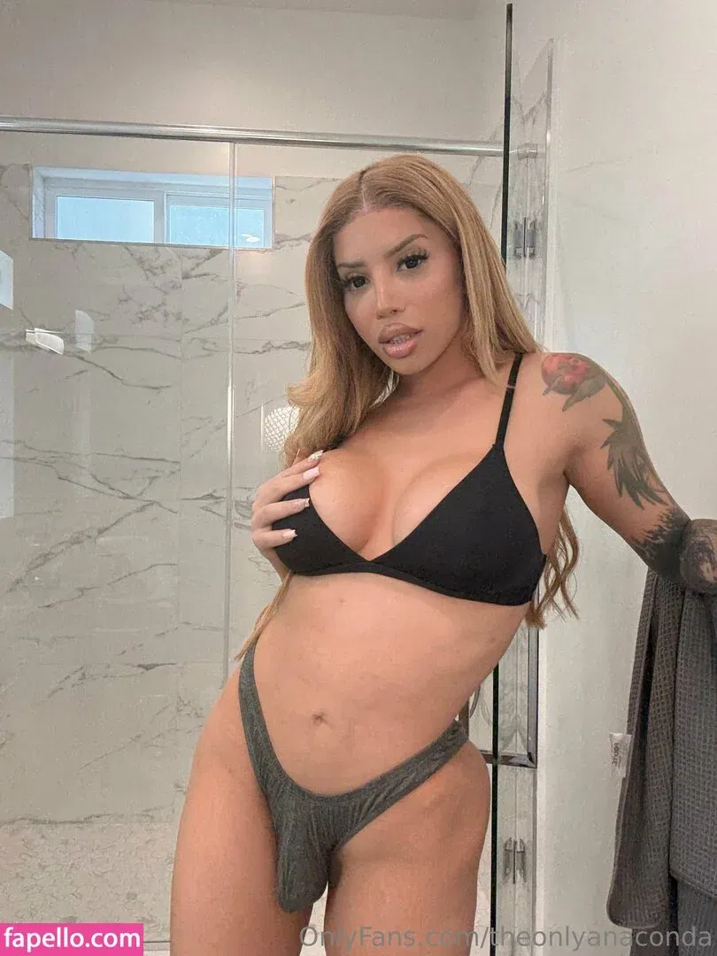 theonlyanaconda Onlyfans Photo Gallery 