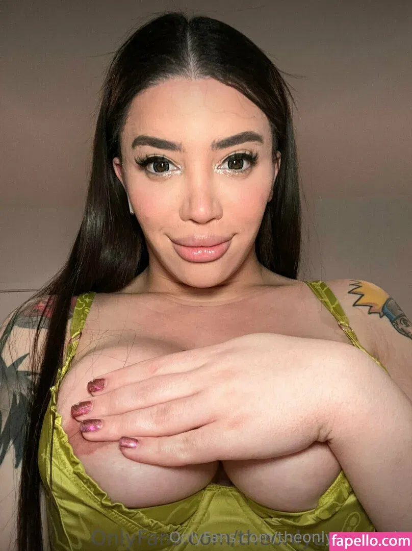 theonlyanaconda Onlyfans Photo Gallery 