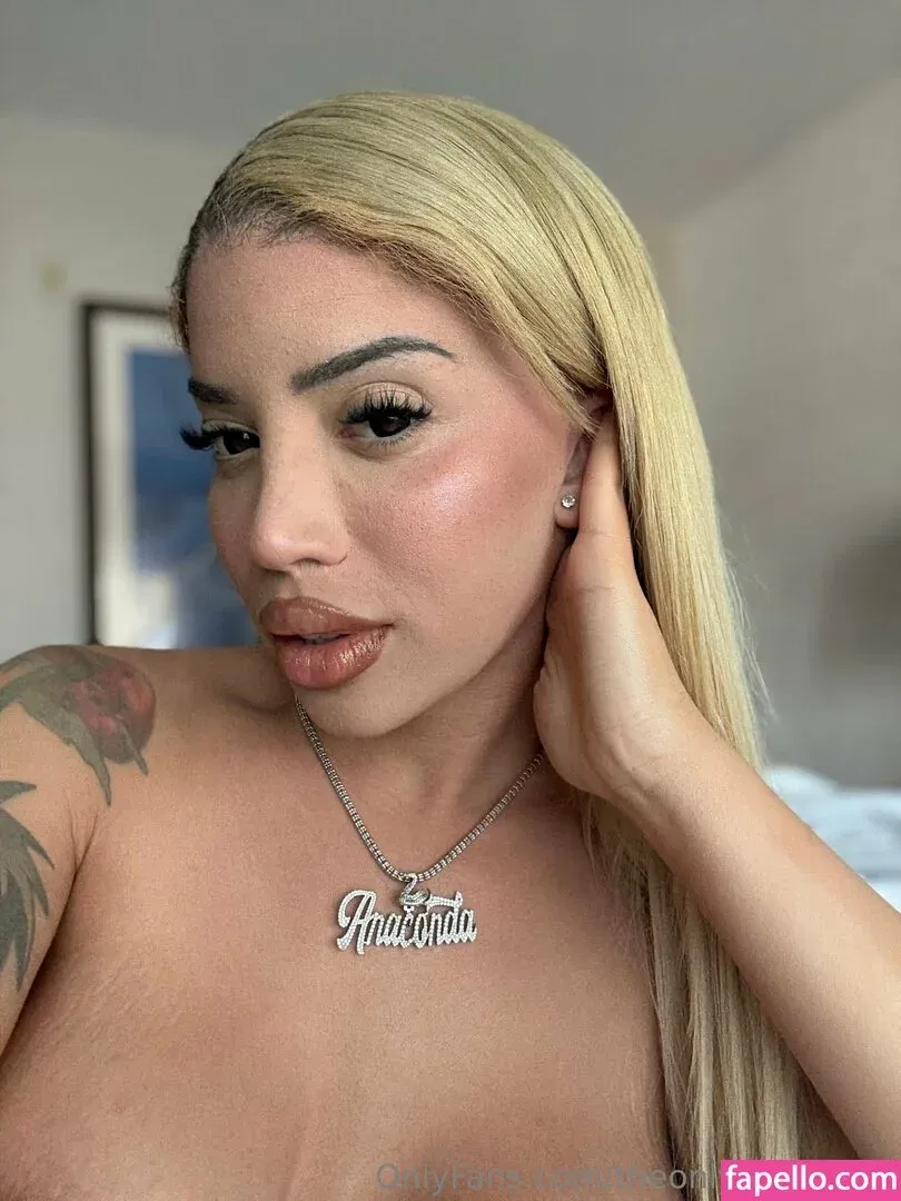 theonlyanaconda Onlyfans Photo Gallery 