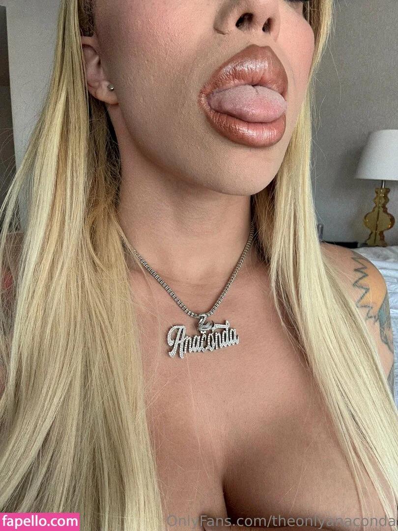 theonlyanaconda Onlyfans Photo Gallery 