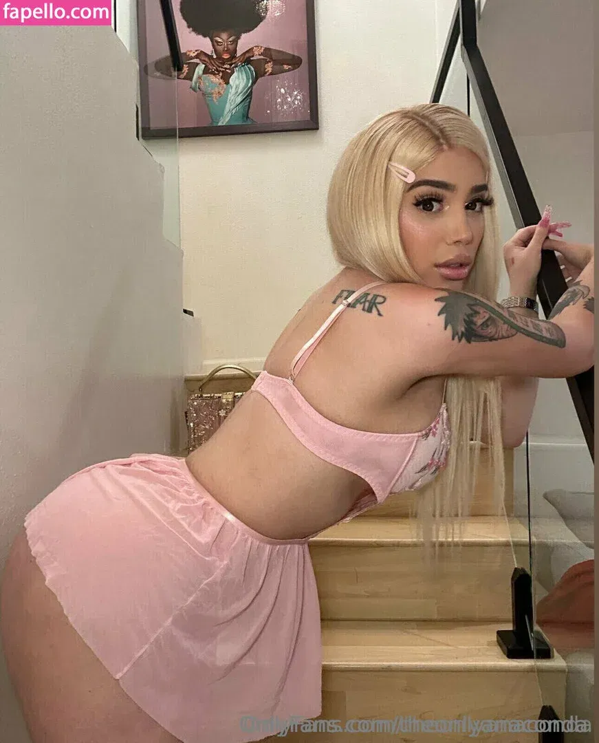 theonlyanaconda Onlyfans Photo Gallery 