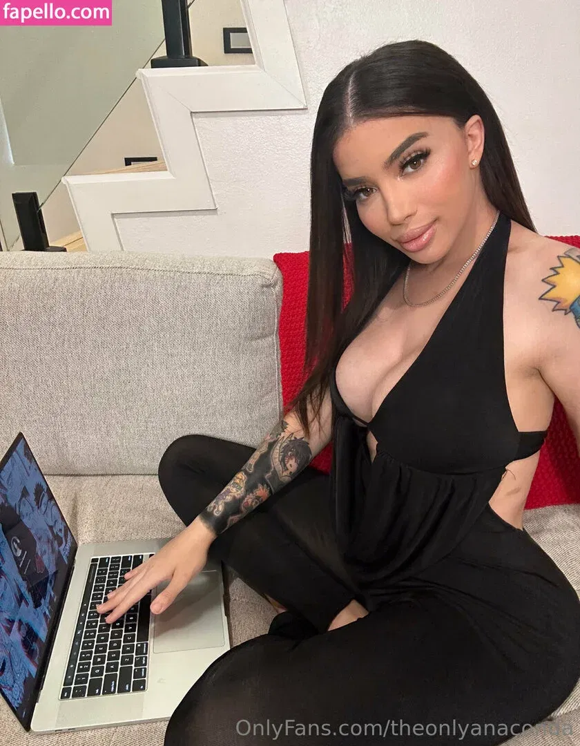 theonlyanaconda Onlyfans Photo Gallery 