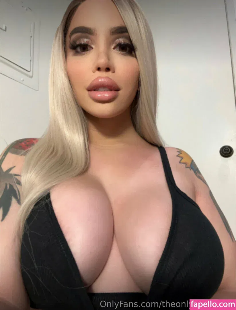 theonlyanaconda Onlyfans Photo Gallery 