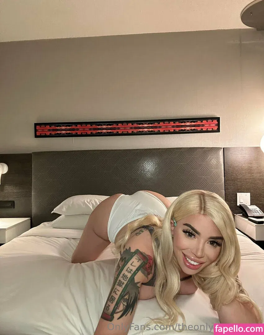 theonlyanaconda Onlyfans Photo Gallery 