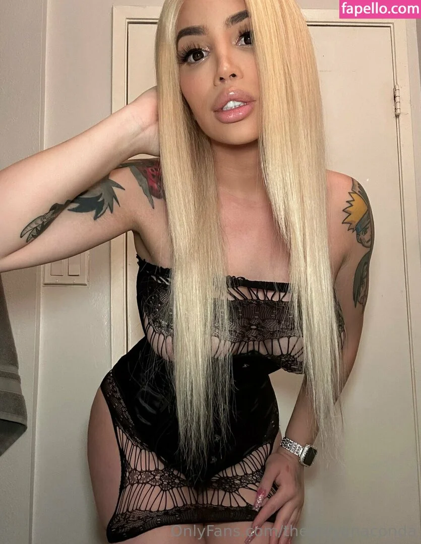 theonlyanaconda Onlyfans Photo Gallery 