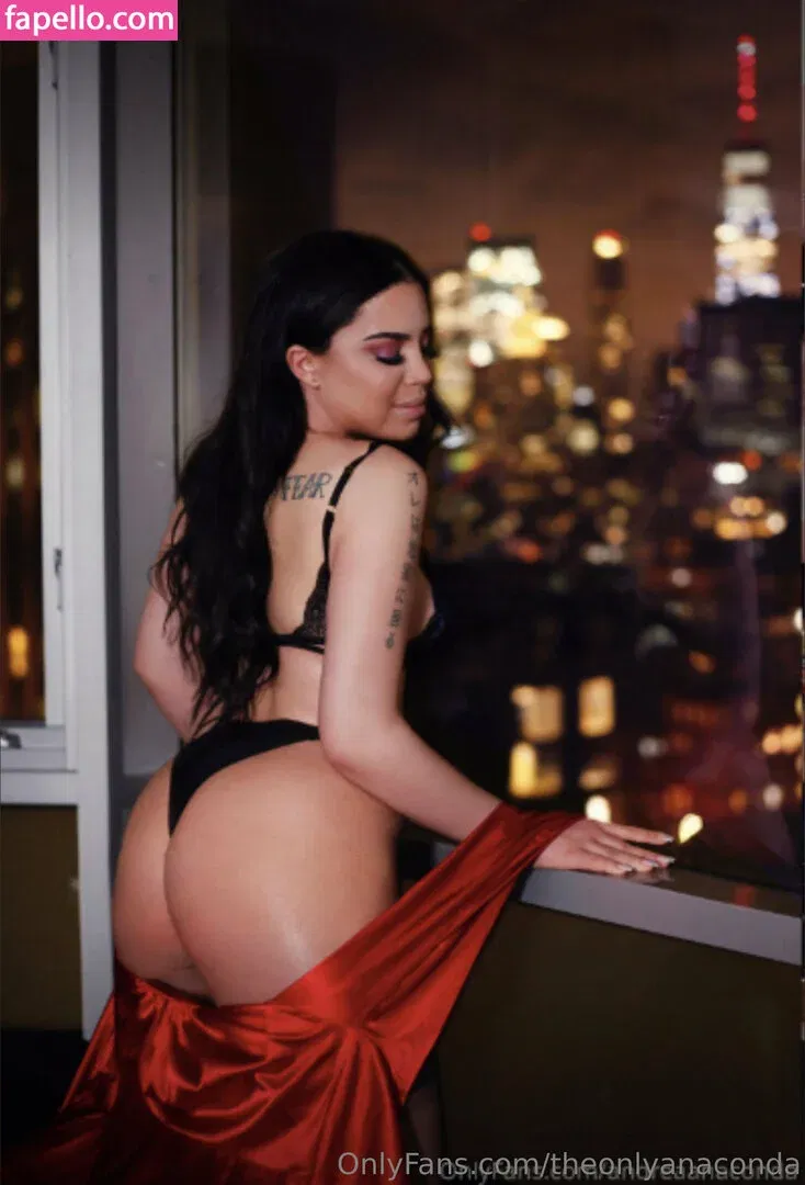 theonlyanaconda Onlyfans Photo Gallery 