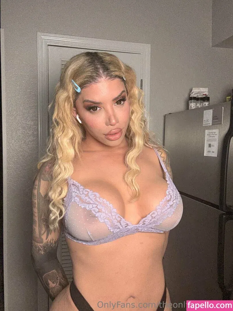 theonlyanaconda Onlyfans Photo Gallery 