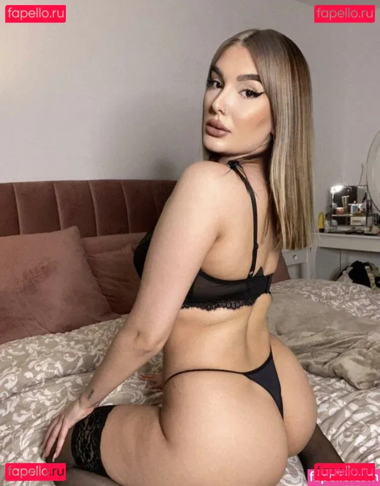 Alessia Aniki Onlyfans Photo Gallery 