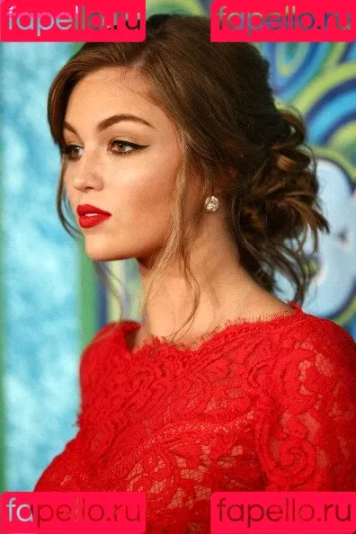 Lili Simmons Onlyfans Photo Gallery 