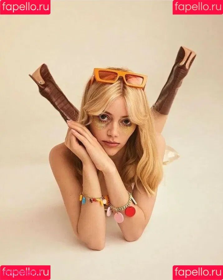 Grace Van Dien Onlyfans Photo Gallery 