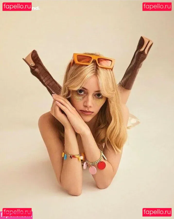 Grace Van Dien Onlyfans Photo Gallery 