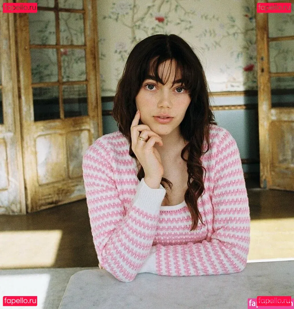 Grace Van Dien Onlyfans Photo Gallery 