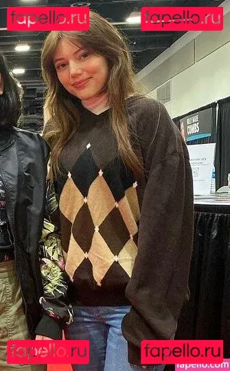 Grace Van Dien Onlyfans Photo Gallery 