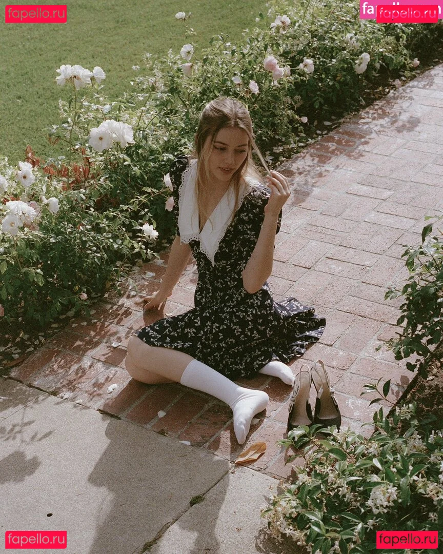 Grace Van Dien Onlyfans Photo Gallery 