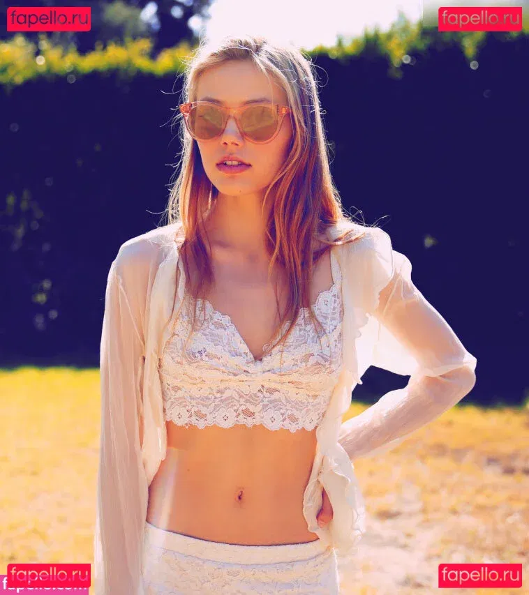 Grace Van Dien Onlyfans Photo Gallery 