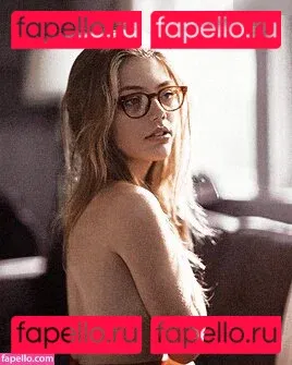 Grace Van Dien Onlyfans Photo Gallery 