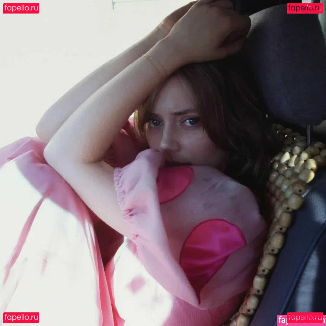 Grace Van Dien Onlyfans Photo Gallery 