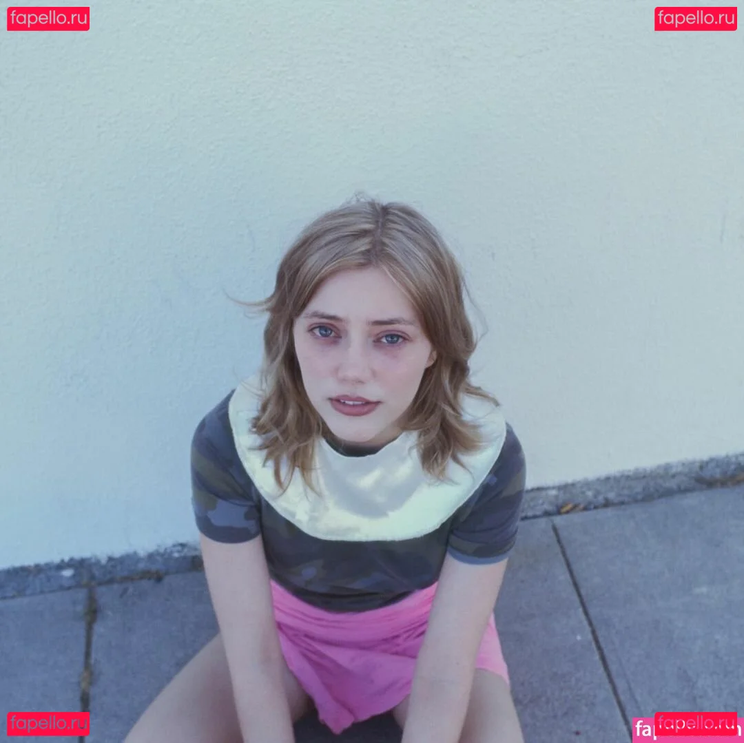 Grace Van Dien Onlyfans Photo Gallery 