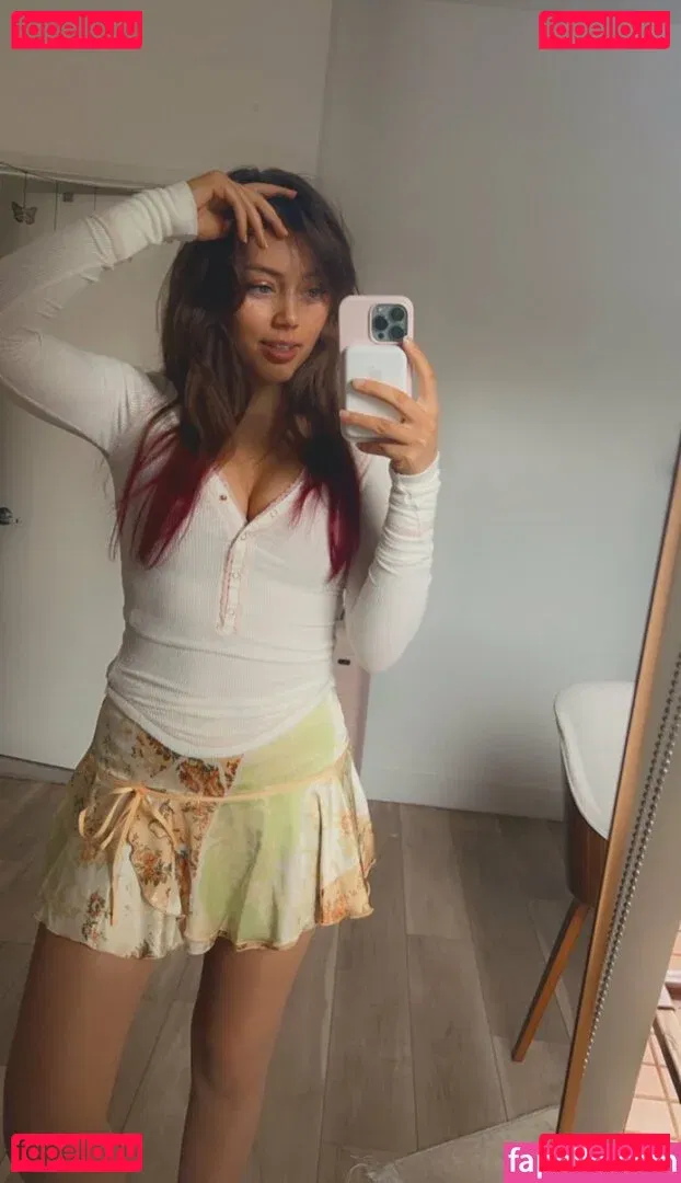 Grace Van Dien Onlyfans Photo Gallery 