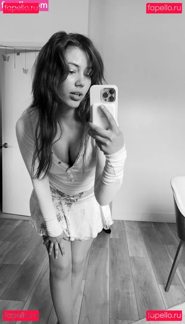 Grace Van Dien Onlyfans Photo Gallery 