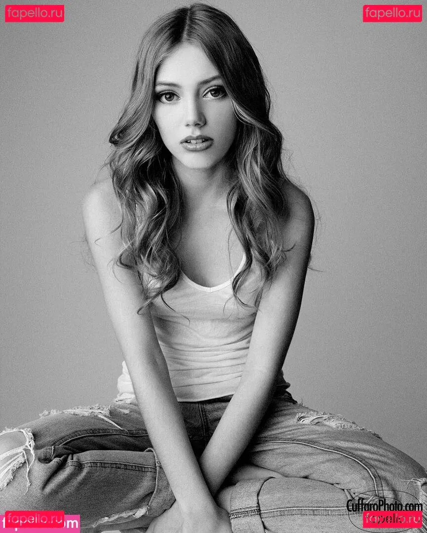 Grace Van Dien Onlyfans Photo Gallery 