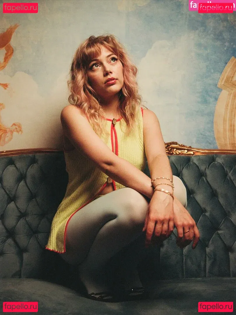 Grace Van Dien Onlyfans Photo Gallery 