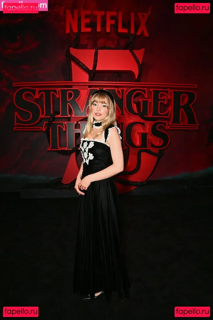 Grace Van Dien Onlyfans Photo Gallery 