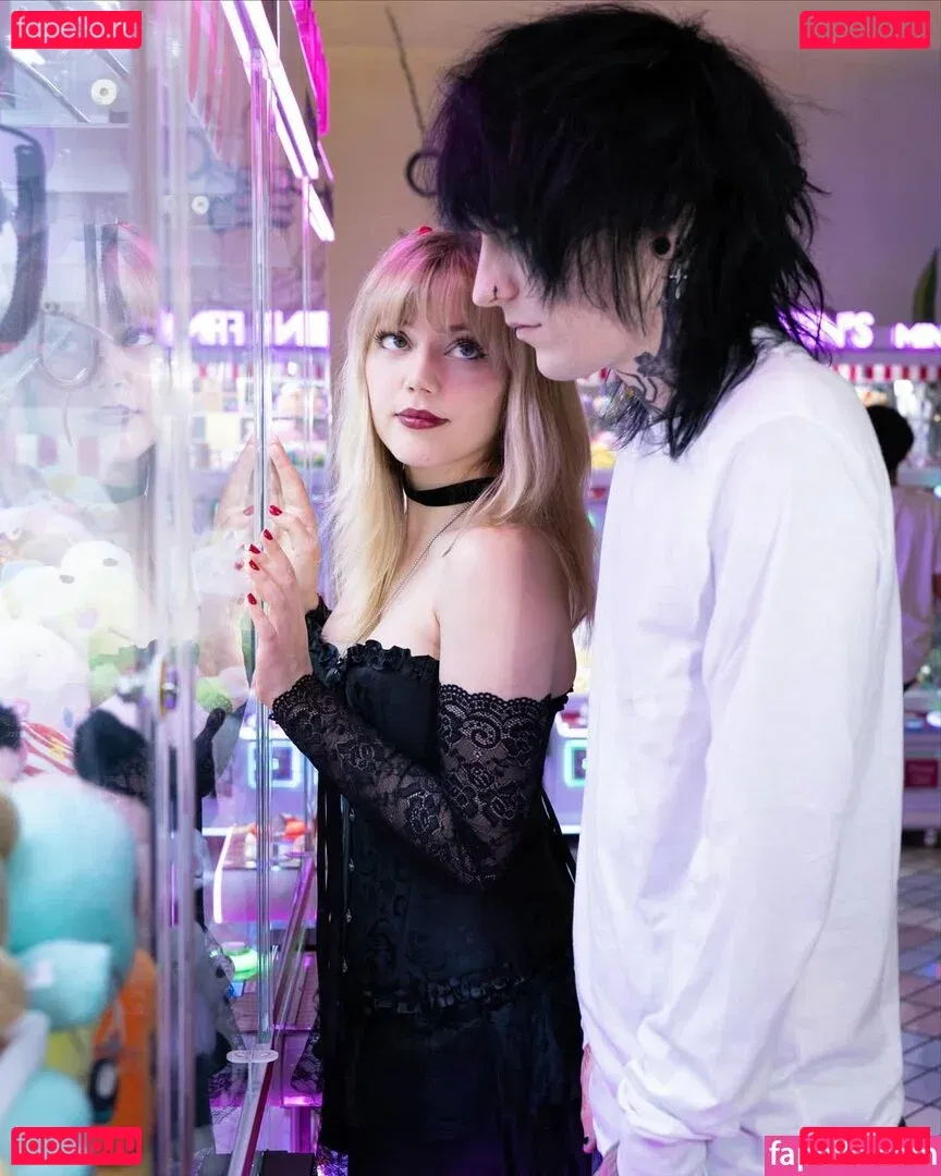 Grace Van Dien Onlyfans Photo Gallery 