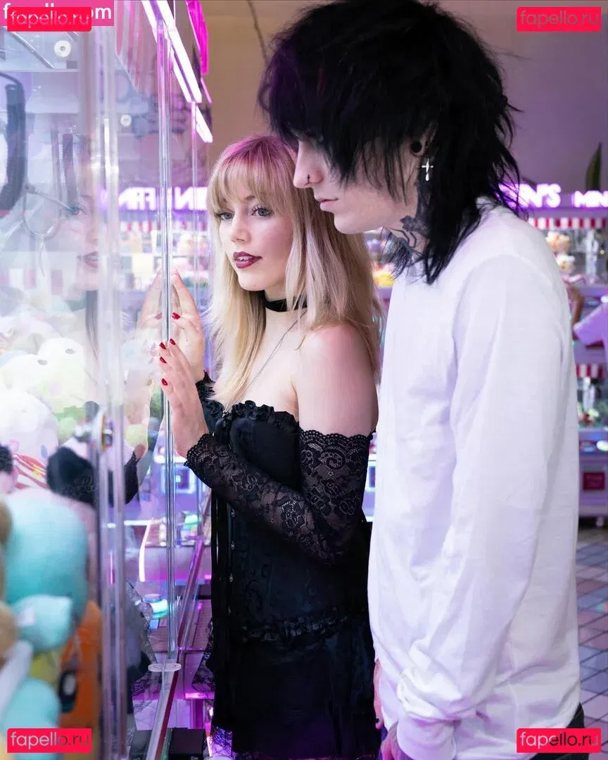 Grace Van Dien Onlyfans Photo Gallery 