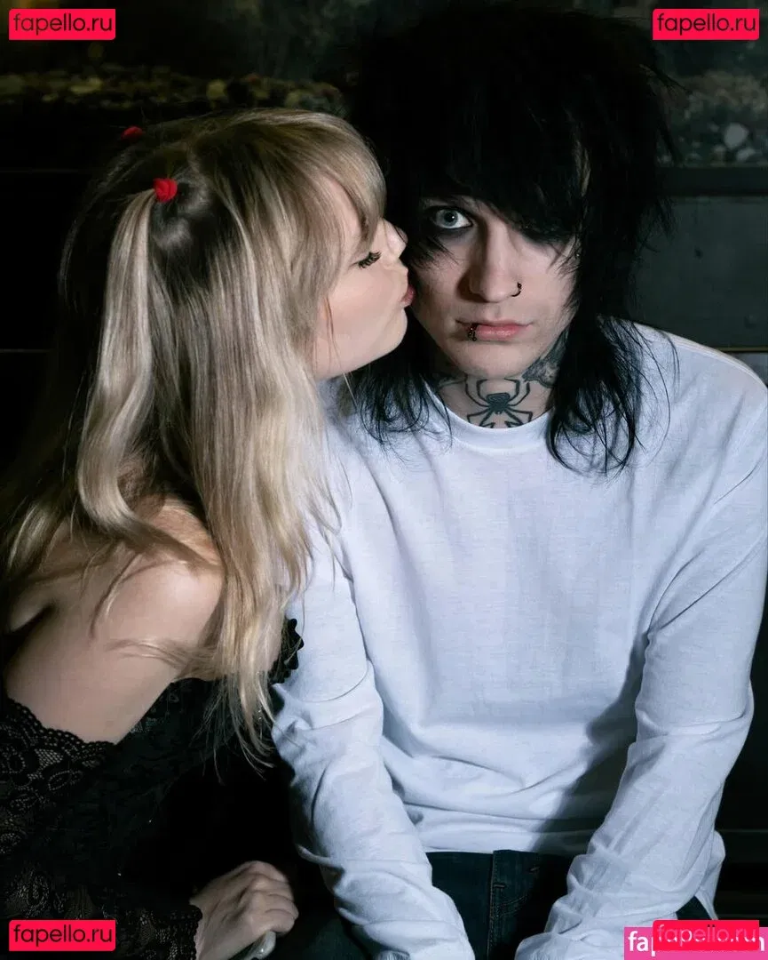 Grace Van Dien Onlyfans Photo Gallery 