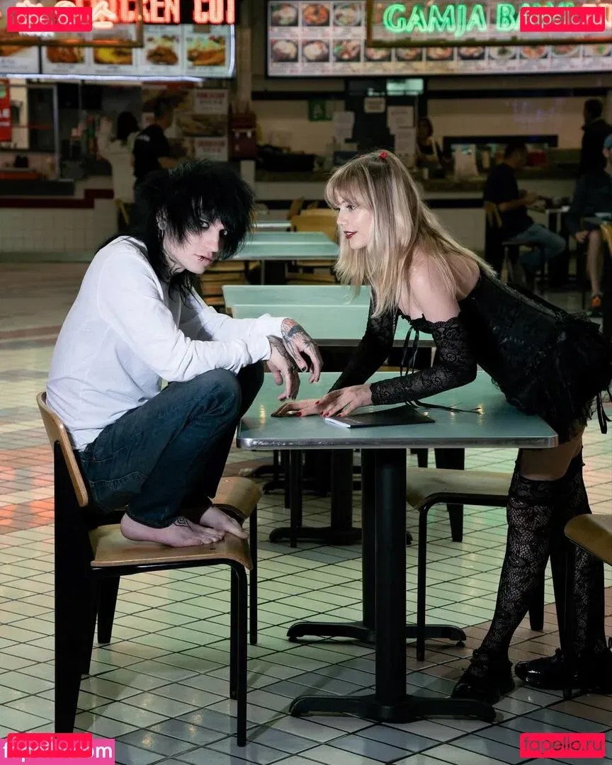 Grace Van Dien Onlyfans Photo Gallery 