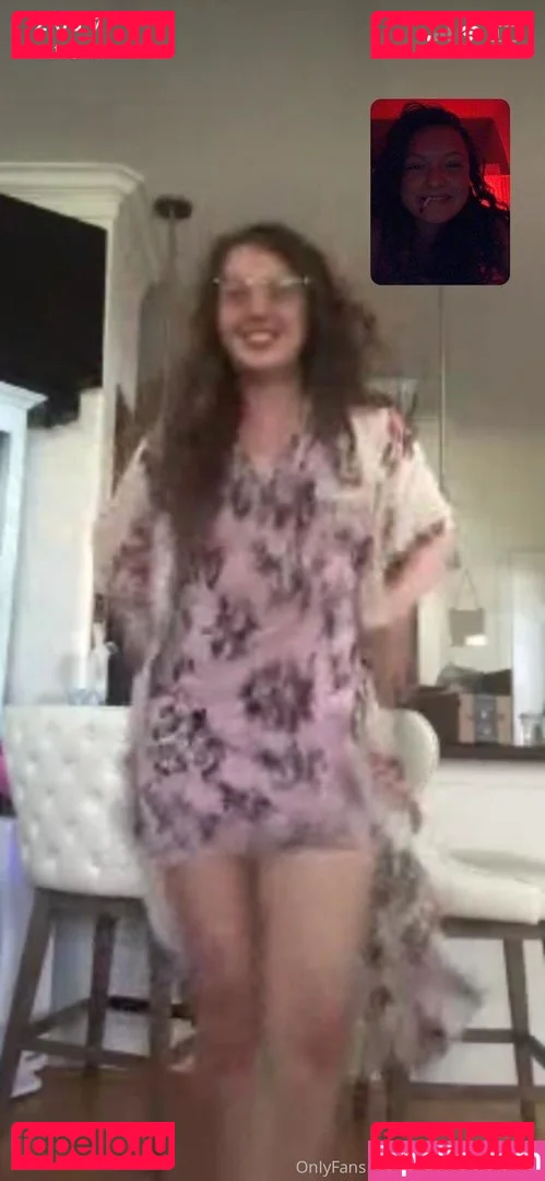 Elenakoshkaxoxo Onlyfans Photo Gallery 