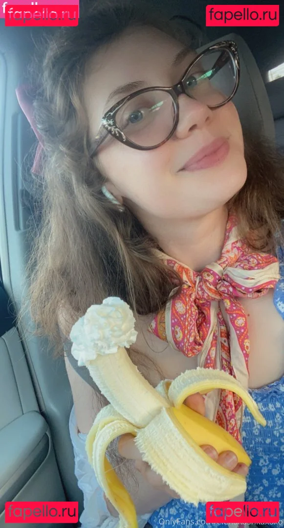 Elenakoshkaxoxo Onlyfans Photo Gallery 